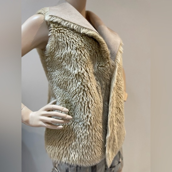 LOFT | Faux Fur Reversible Vest Size XSmall - Picture 3 of 13